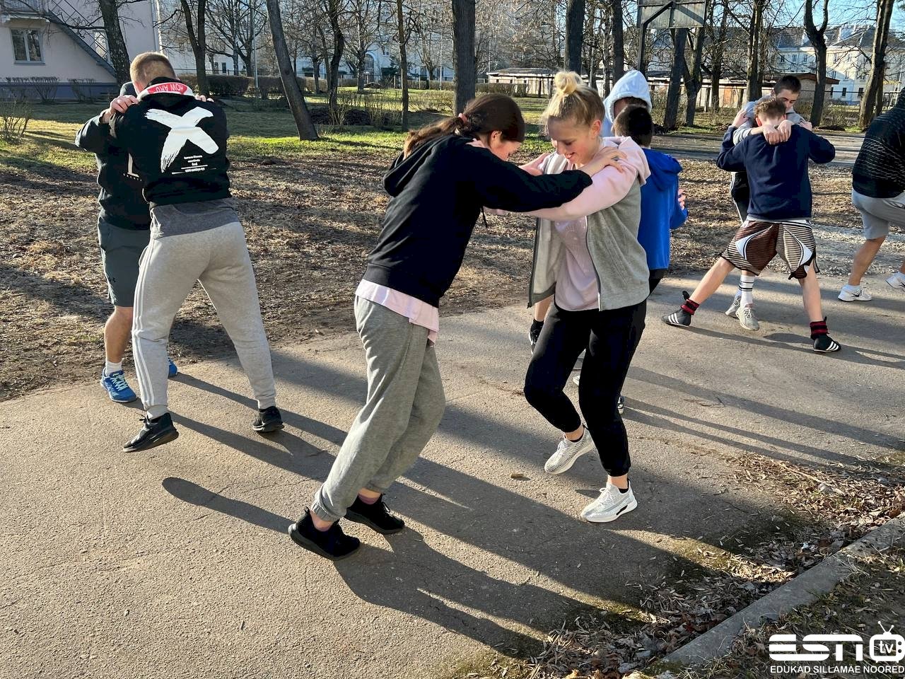 2023-04-19 18.53.14 esn foto 19.04.2023