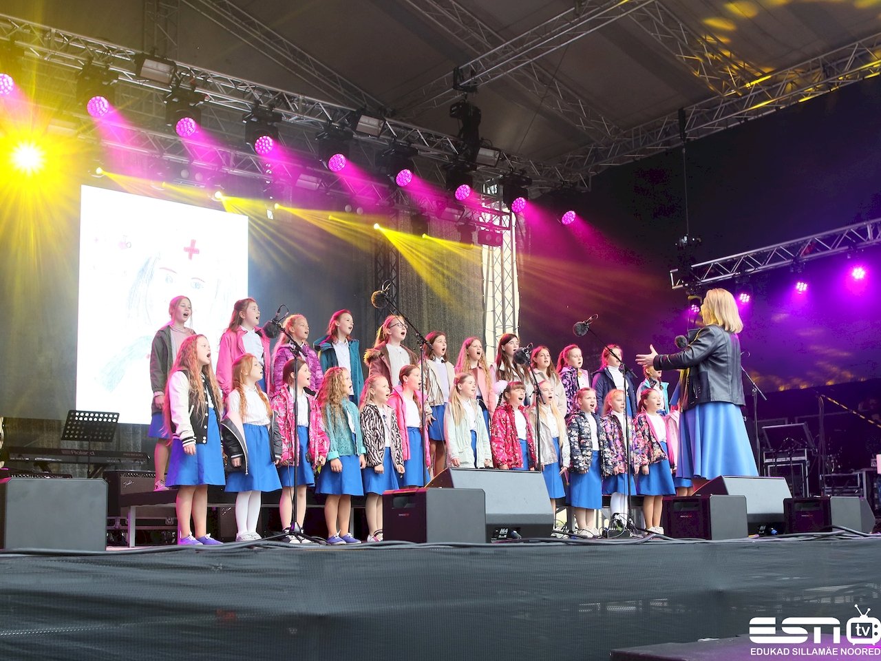 2V4A1803 esn foto 10.07.2022