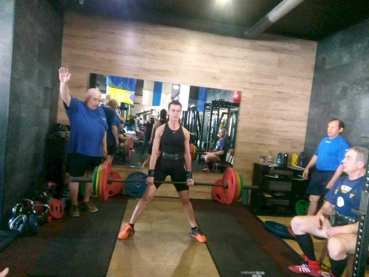 3.Eesti Pl 45.M.т.Три богатыря-9.Помощники,Natalja Song (Dl 120kg) и С.Дермелев,организатор,лучшие из лучших по Pl в абсолютном зачёте по баллам,-я справа.К.