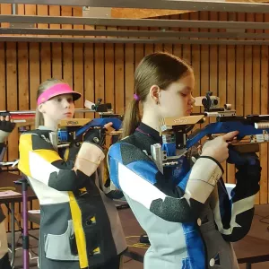 Eesti noorte C-klassi MV - laskmine. Vasakul - Arina Jefimova, paremal - Olesja Issatšenkova result