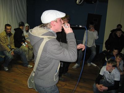  040