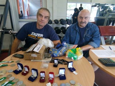  с V.Paavilainen. Круглый стол организатора, Президента EDFPF.На трёх богатырях-VI помощник и участник из Forssa и С.Дермелёв из К.-Ярве, 18-кратный 