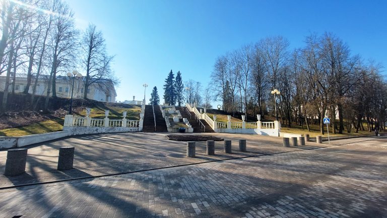 Продается уютная, двухкомнатная квартира по адресу Mere pst 1, Sillamäe linn