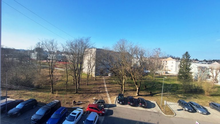 Продается 2-комнатная квартира, по адресу Roheline tn 4, Sillamäe linn