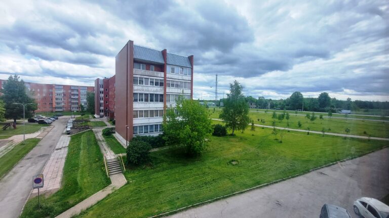 СРОЧНО! НОВАЯ ЦЕНА! Продается 2-х комнатная квартира, по адресу Viru pst 23, Sillamäe linn