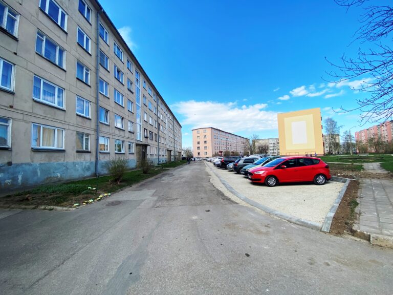 В микрорайоне г. Силламяэ продается двухкомнатная квартира по адресу Viru pst 18