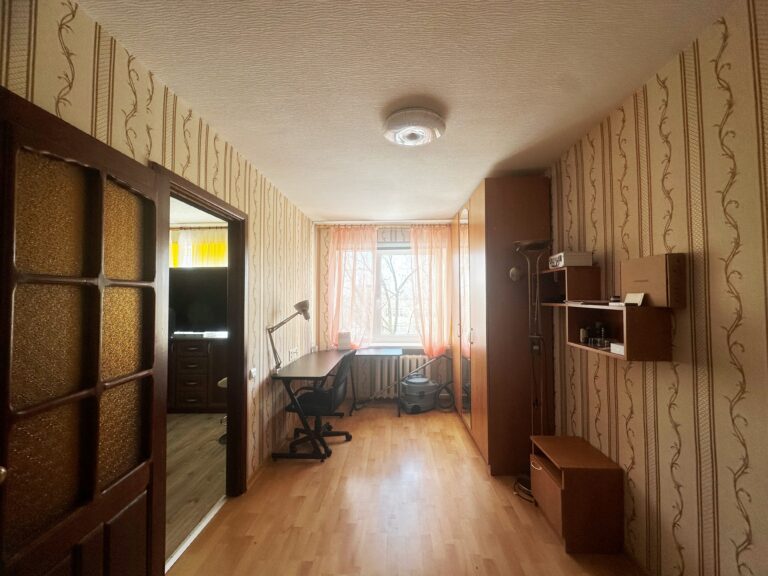 В микрорайоне г. Силламяэ продается двухкомнатная квартира по адресу Viru pst 18