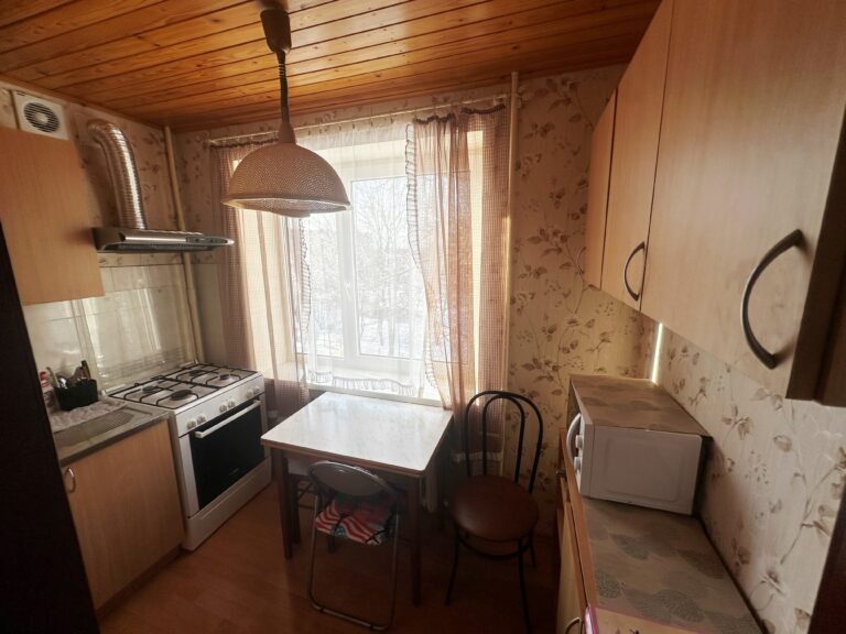 В микрорайоне г. Силламяэ продается двухкомнатная квартира по адресу Viru pst 18