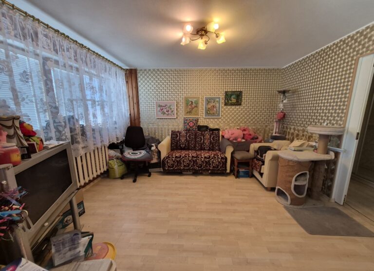 3-х комнатная квартира в центре микрорайона- Бульвар Виру 13