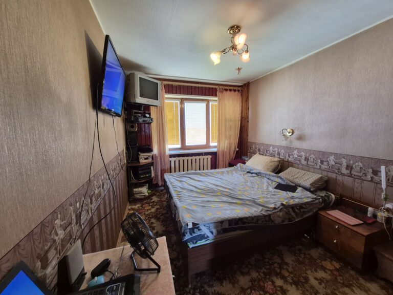 3-х комнатная квартира в центре микрорайона- Бульвар Виру 13