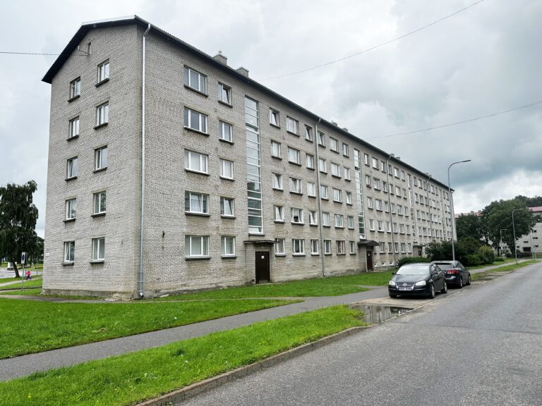 В центре г. Силламяэ продается двухкомнатная квартира