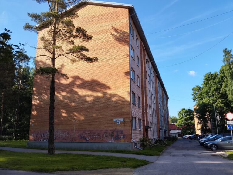 Продаётся 3-комнатная квартира по адресу Hariduse tn 16 Силламяэ