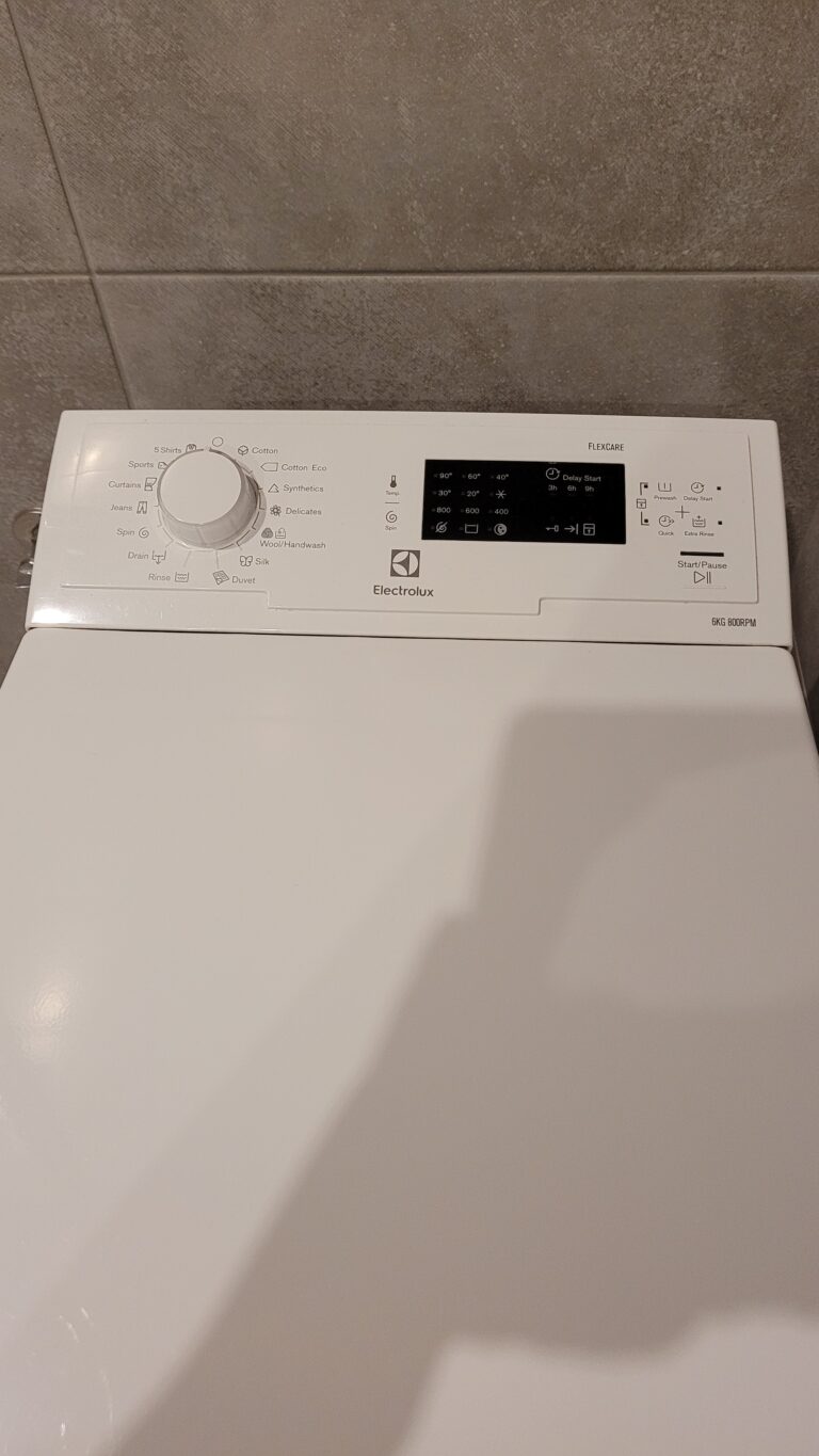 Отдам стиральную машину Electrolux