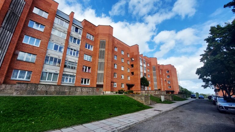 Продается 2-х ком. квартира с лоджией Viru pst 39, Sillamäe linn