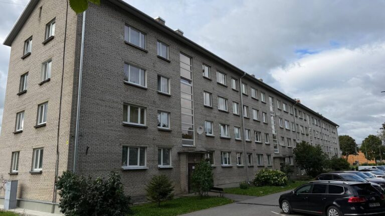 Продается 2х комнатная квартира с ремонтом в Силламяэ Kesk 59.