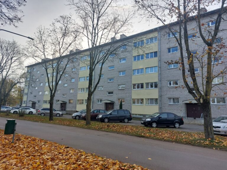 Продается Светлая 2-хкомнатная квартира- Харидусе 18 Силламяэ