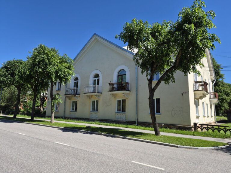 Продается 2-х комнатная квартира с мебелью и ремонтом в Силламяэ!